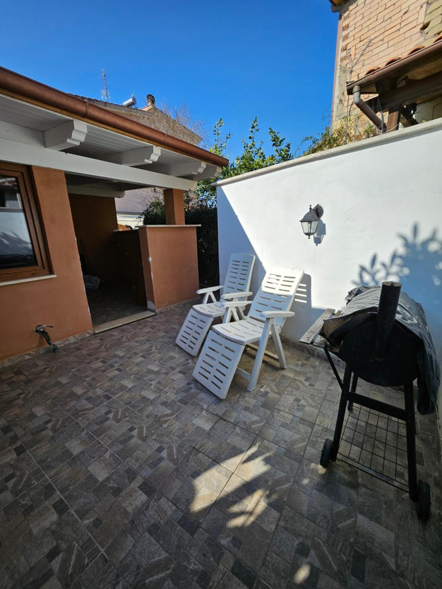 Casa Vacanze Dragona 15 Min Fco 10 Min Ostia Acilia Kültér fotó