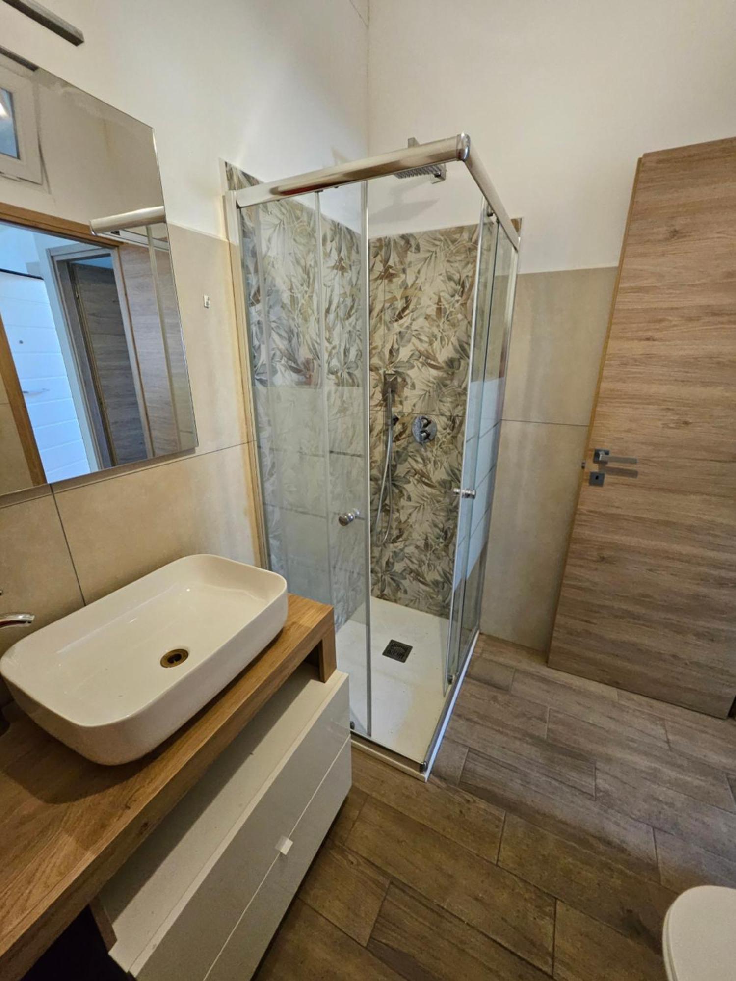 Casa Vacanze Dragona 15 Min Fco 10 Min Ostia Acilia Kültér fotó