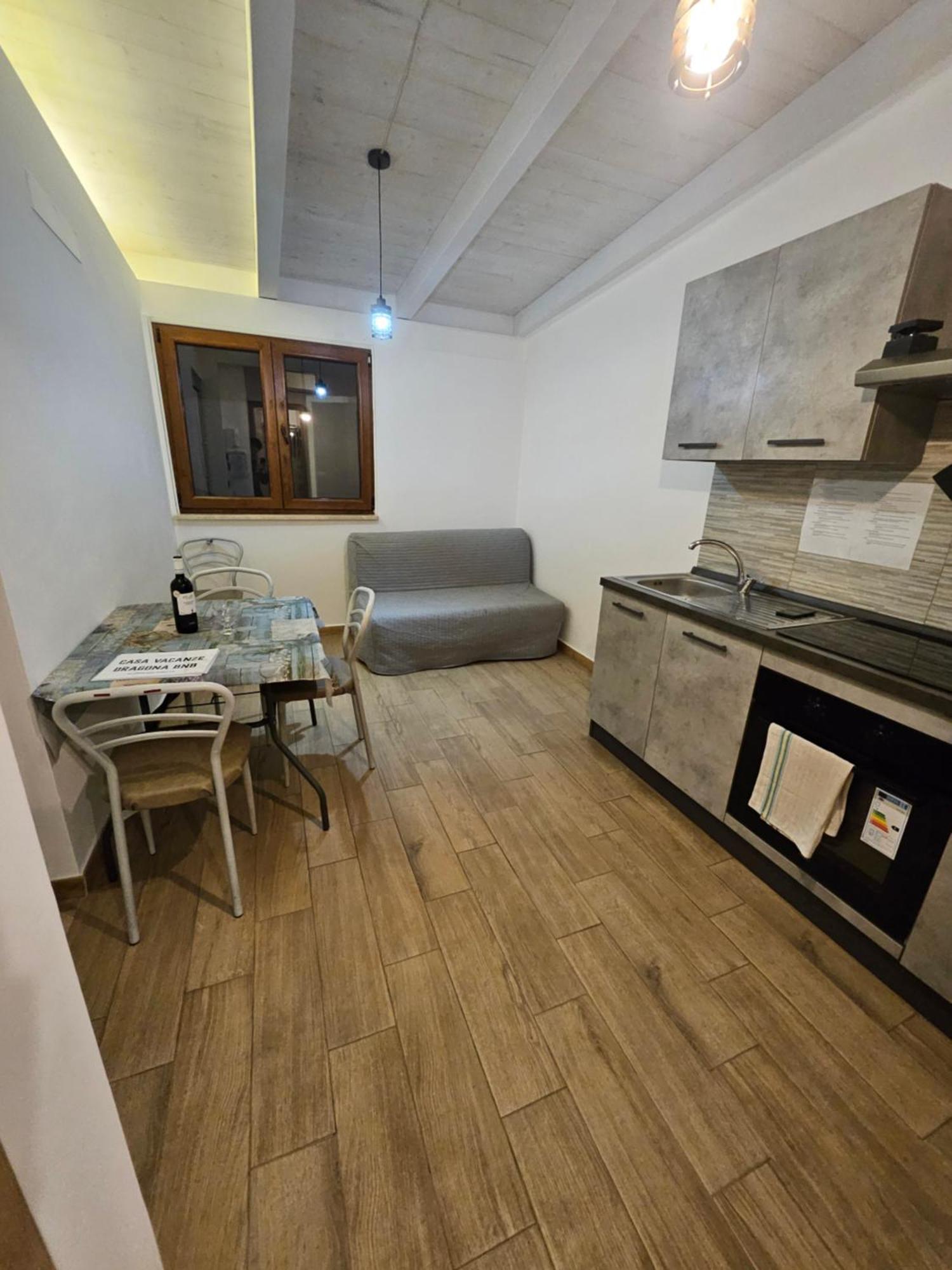 Casa Vacanze Dragona 15 Min Fco 10 Min Ostia Acilia Kültér fotó