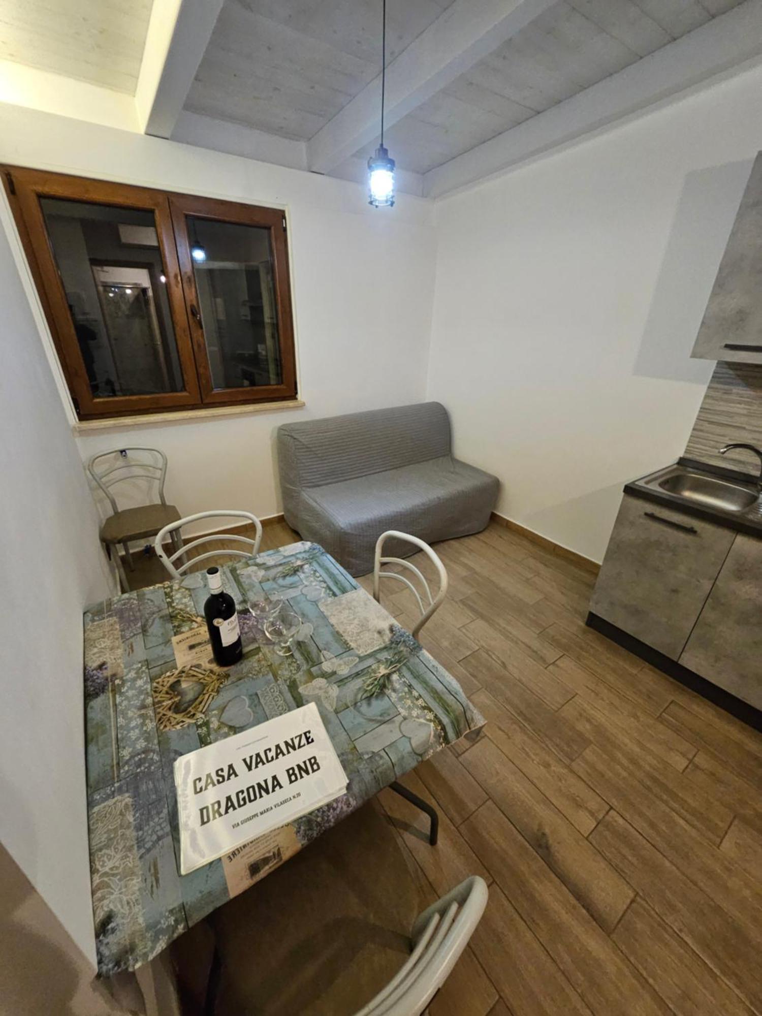 Casa Vacanze Dragona 15 Min Fco 10 Min Ostia Acilia Kültér fotó