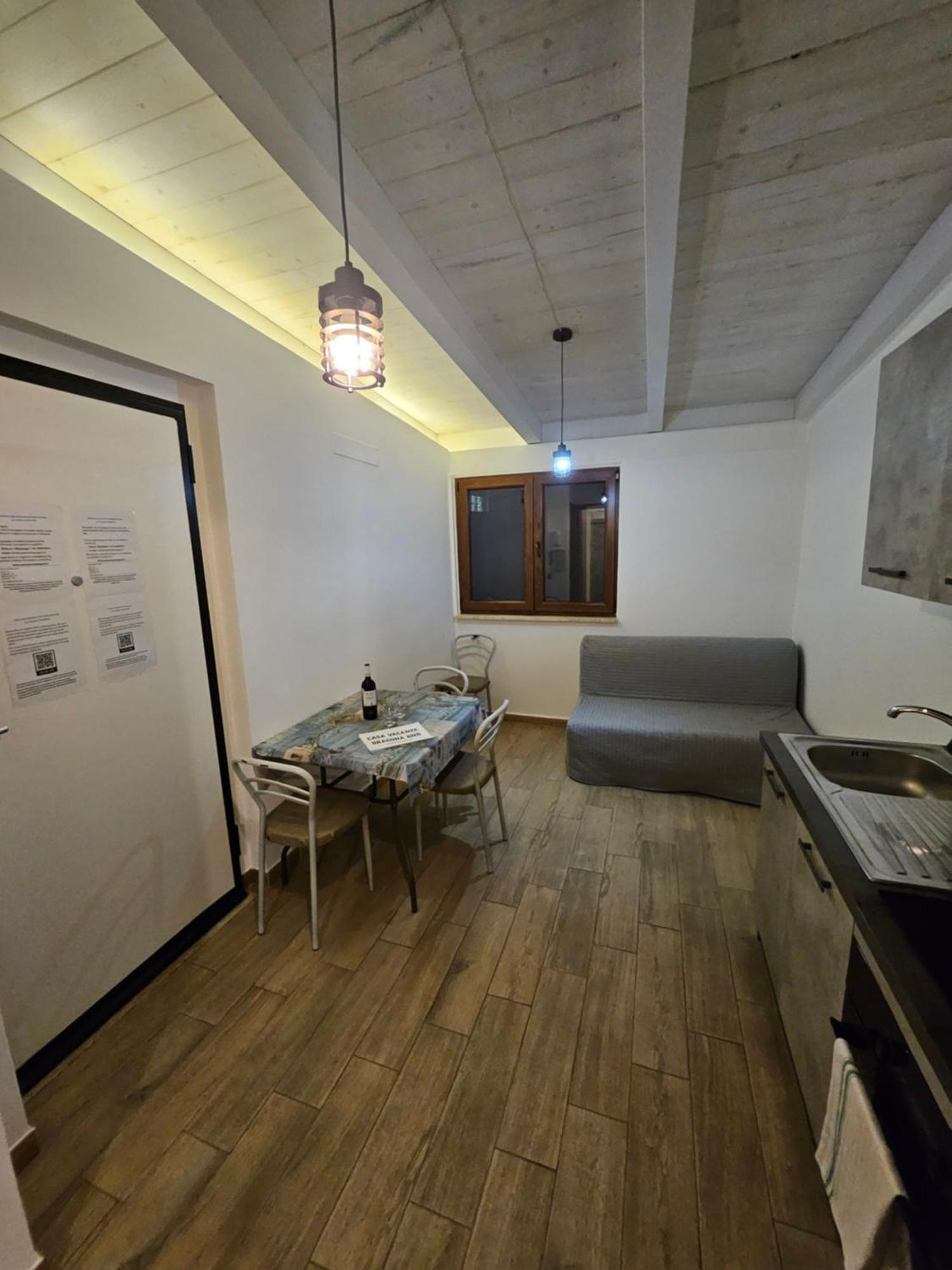Casa Vacanze Dragona 15 Min Fco 10 Min Ostia Acilia Kültér fotó